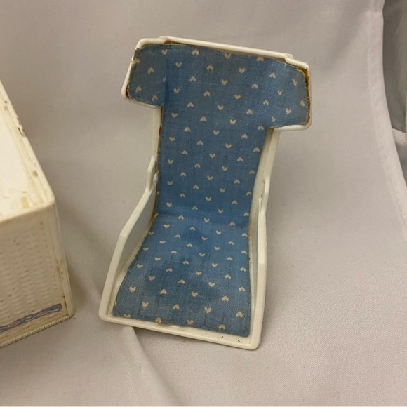 Vintage 1984 Barbie Heart Family Nursery Wicker Bath Tub & Car Seat - Picture 6 of 11